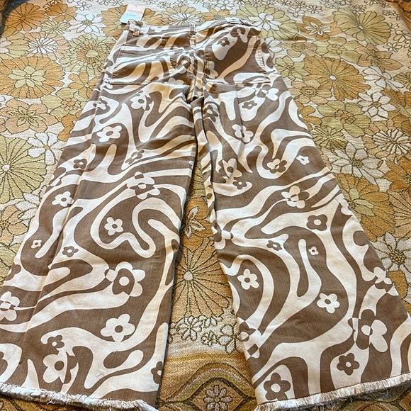 BILLABONG highwaisted groovy flower brown and cream pants - Picture 3 of 5